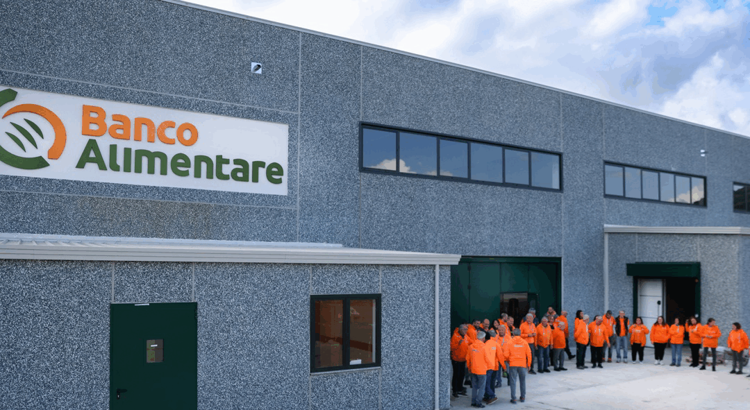 La Cena dei Sindaci Solidali al nuovo magazzino del Banco Alimentare Venerdì 27 giugno – ore 19.30 Piazza Don Luigi Giussani – Mercato San Severino (Sa)